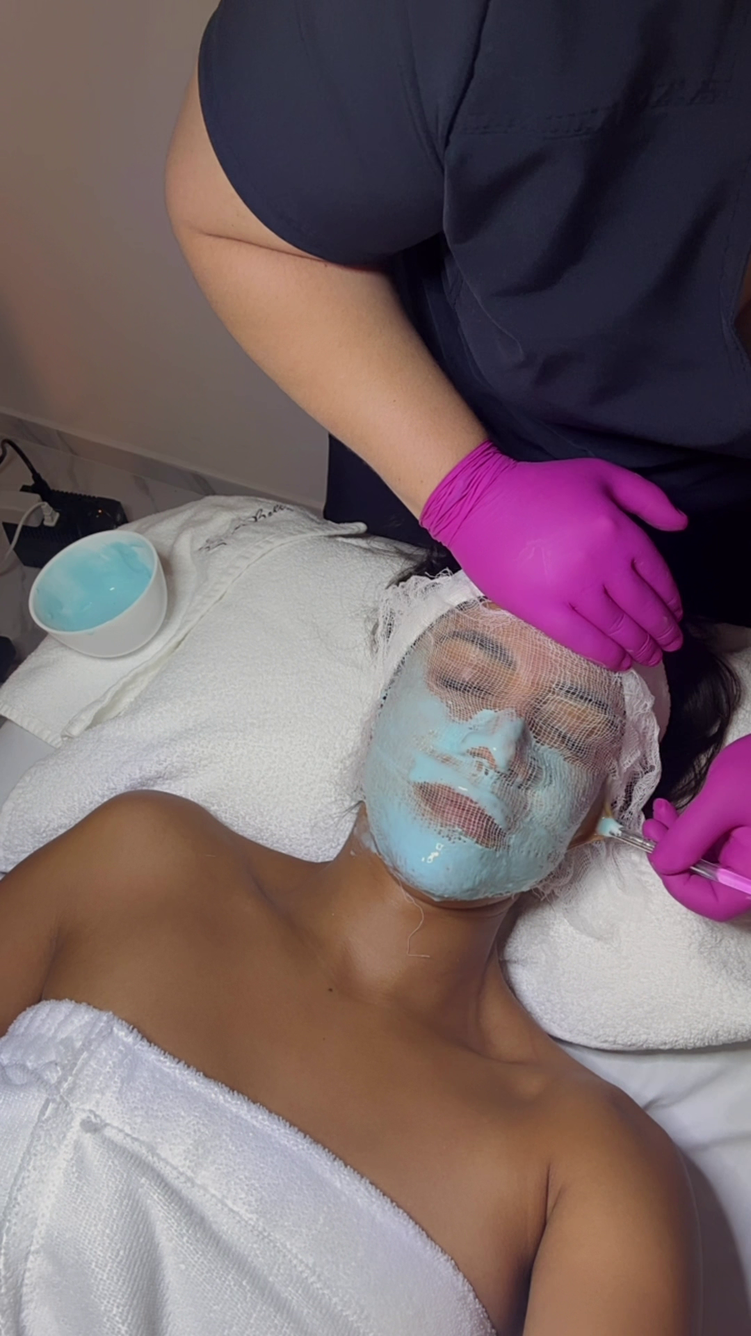 Facial Anti-Acné en Zapopan – Très Belle Derma Clinique, cerca del Tec de Monterrey